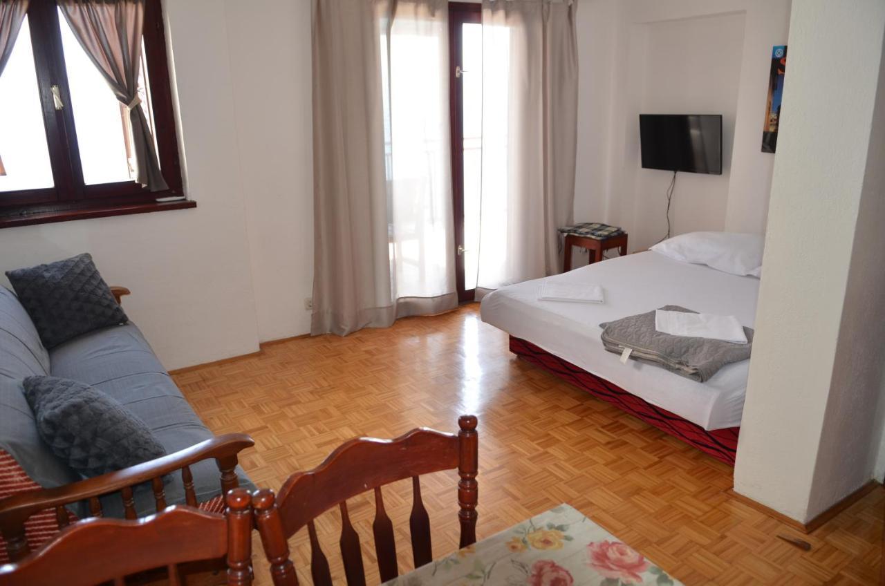 Apartments Vucak Stanici Ngoại thất bức ảnh